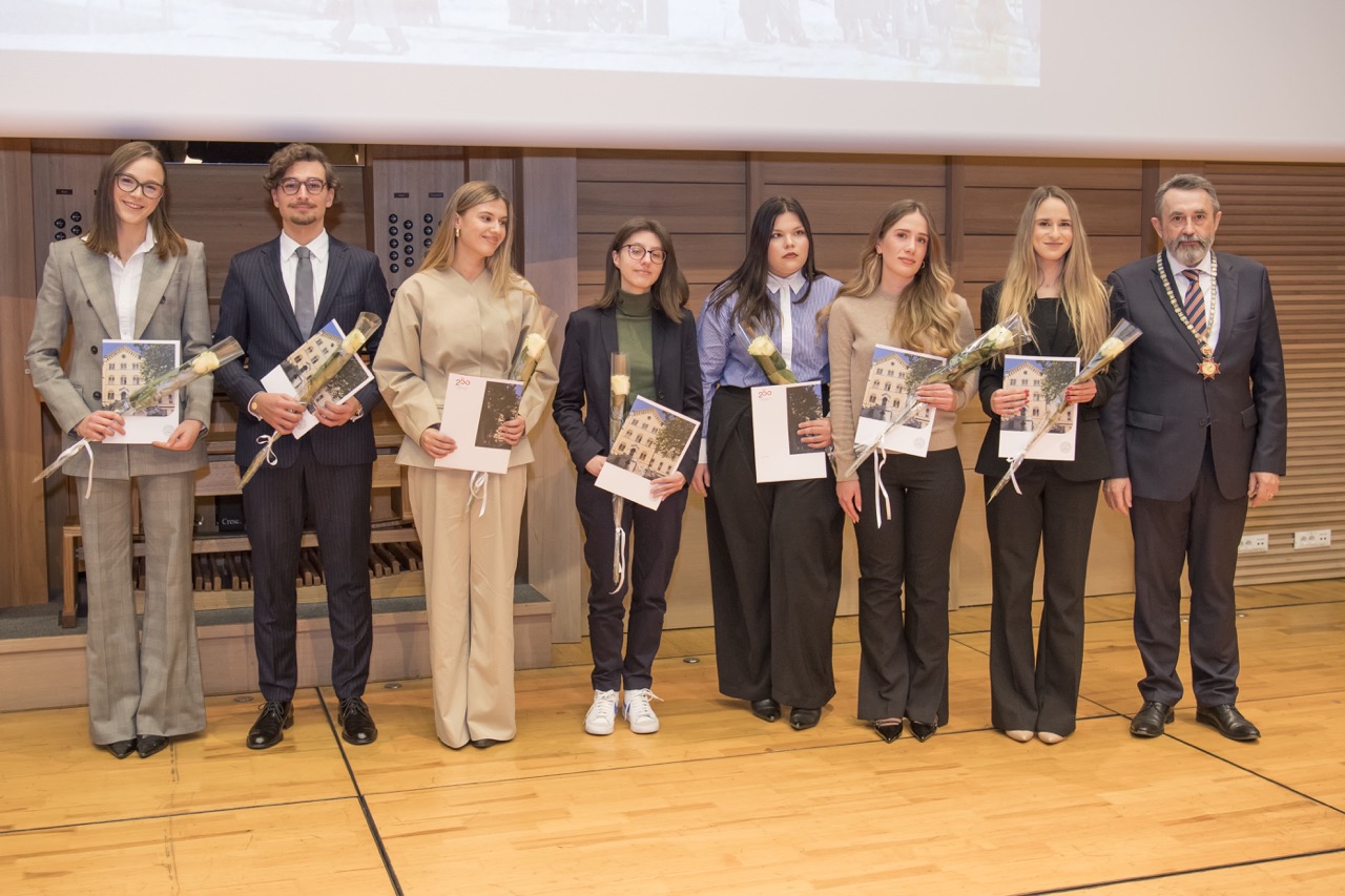 Dekanova nagrada za osobit timski uspjeh na 12. međunarodnom moot court natjecanju Willem C. Vis
