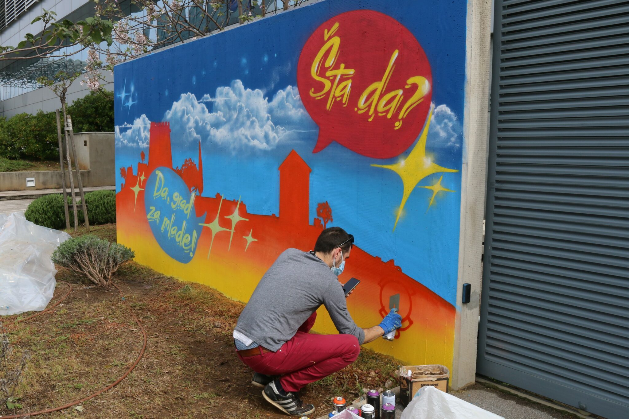 Na Kampusu oslikan mural „Grad za mlade“

