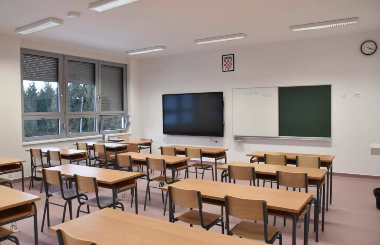 Svečano otvorena dvorana i dograđena OŠ „Slava Raškaj” u Ozlju