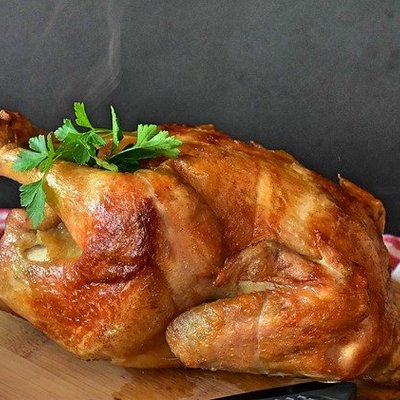 https://pixabay.com/photos/chicken-broiler-grilled-chicken-4110208/
