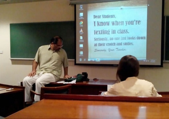 Profesor i problemi s tipkanjem