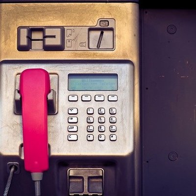 https://pixabay.com/photos/phone-keys-phone-telephone-house-1767113/
