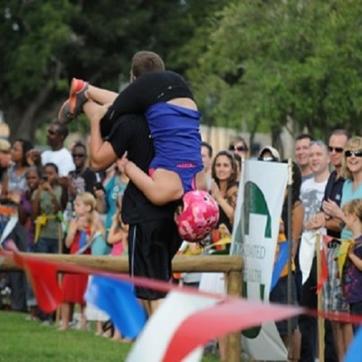 Sport, odnosno natjecanje u kojem muževi nose svoje supruge
https://www.flickr.com/photos/shehlaz/7960220966/in/photolist-d8qdn5-d8qdkG-d8qdfd-Pm2pTq-2jJvWdN-d8qdrE-g6LR8B-d8qdnS-d8qdpq-2hv9pt7-d8qdqJ-d8qdjf-d8qde5-d8qdg9-bXpJJS-74p3sr-LTkF52-uXdFCz-9aLUq4-2fqC2-fsge1t-2hv9puE-2hvaryt-2huzWer-V7wRvU-2hoUde3-2kF2zQr-rRpmAh-2hnrrcH-9EpGD2-2hVEvGm-LLiJnr-KWc5as-2iie1du-2gMsi4q-HttFx-QpK27y-hRcTyU-hijUps-2hoUdhu-282qhpa-28S6MMS-2hQTYdm-2hnoSCj-99eo7r-Q4NDAs-mJ1xV-2jJsnag-2curMgn-r3hLkt
