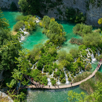 https://pixabay.com/en/croatia-lake-waterfall-812260/