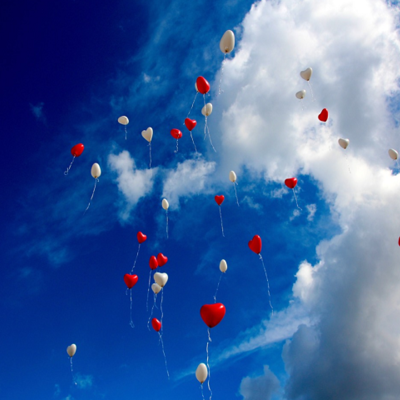 https://pixabay.com/en/balloon-heart-love-romance-sky-1046658/