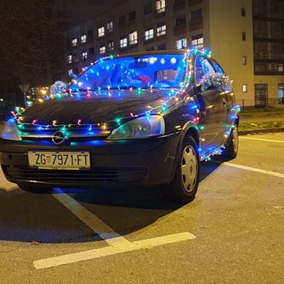 Božićni auto