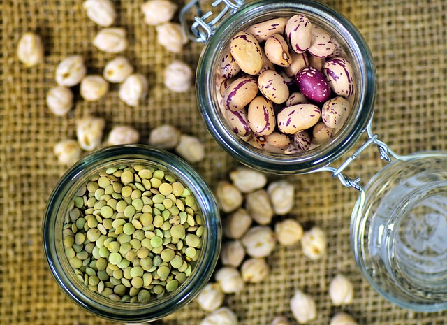 https://pixabay.com/photos/beans-lenses-quail-beans-legumes-2014062/
