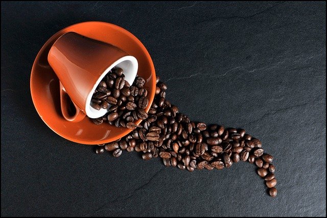 https://pixabay.com/photos/coffee-coffee-beans-cup-coffee-cup-171653/