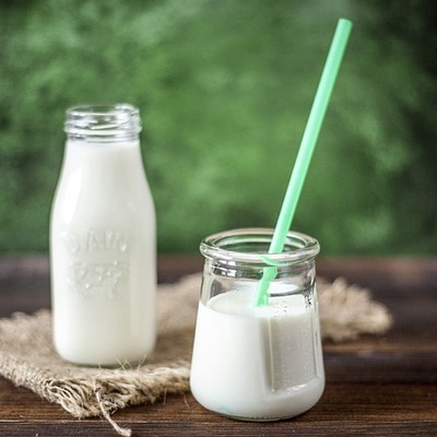https://pixabay.com/photos/milk-yogurt-drink-calcium-glass-3231772/