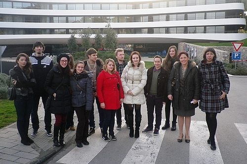 Pulski studenti ispred Hotela Lone Pulski studenti ispred Hotela Lone